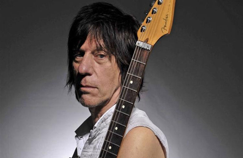 وفاة عازف الغيتار البريطاني ديني لاين 