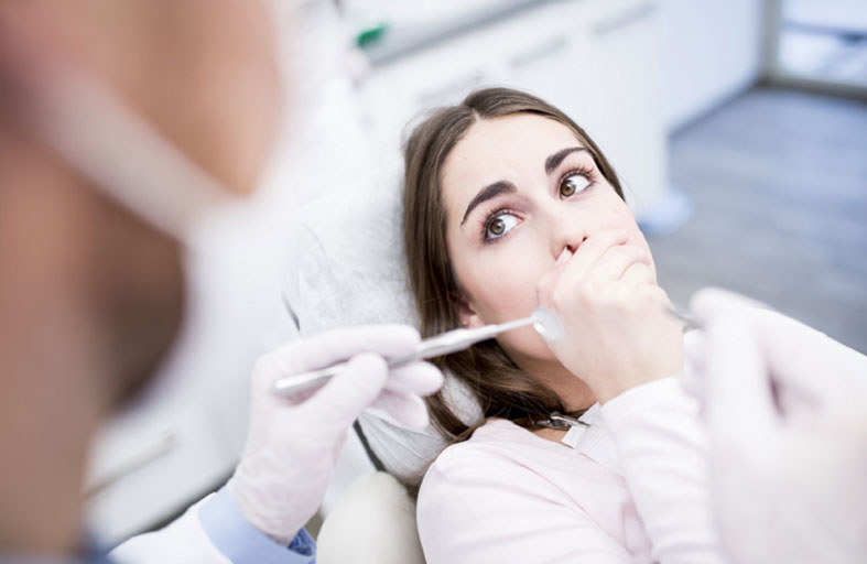 فقدان الأسنان بسرعة قد يكون علامة لمشاكل صحية