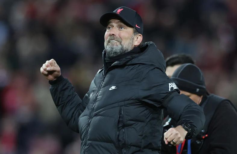 كلوب: رغم الإصابات نتعاقد فقط مع اللاعبين المناسبين