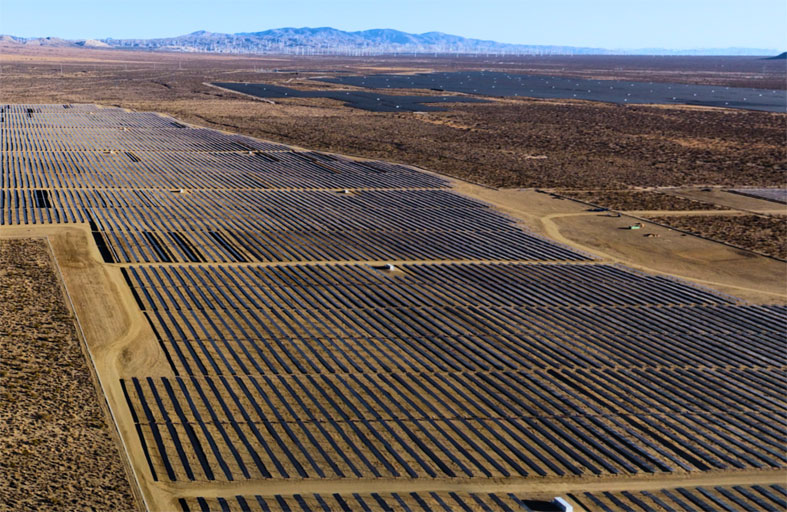 «مصدر» تستكمل شراء حصة 50 % من مشروع للطاقة الشمسية ونظام بطاريات لتخزين الطاقة في كاليفورنيا 