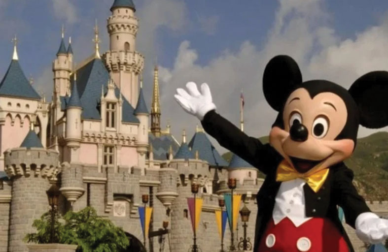 وفاة خمسيني بجوار زوجته في ديزني لاند 