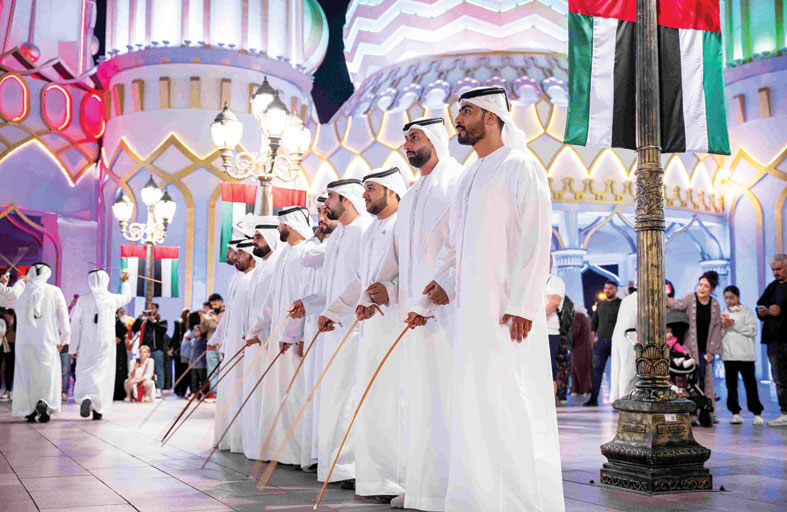 القرية العالمية تحتفي بعيد الاتحاد الـ54 وسط أجواء مفعمة بالألوان والعروض والاحتفالات