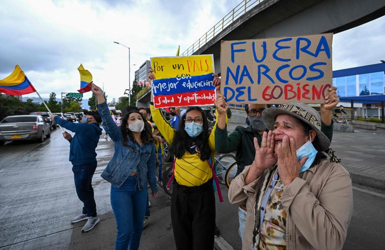 تعليق المحادثات بين المحتجين والحكومة في كولومبيا 