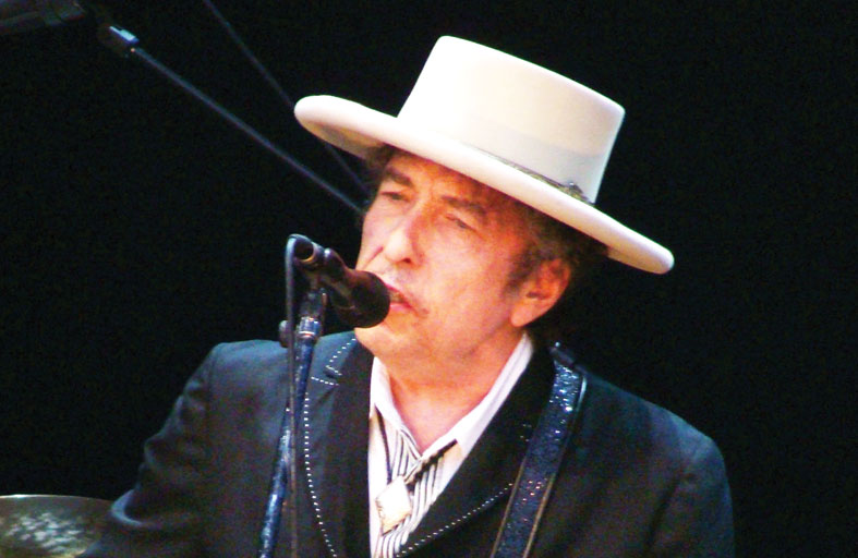 هل كان بوب ديلان ضحية الاستخبارات الأمريكية؟