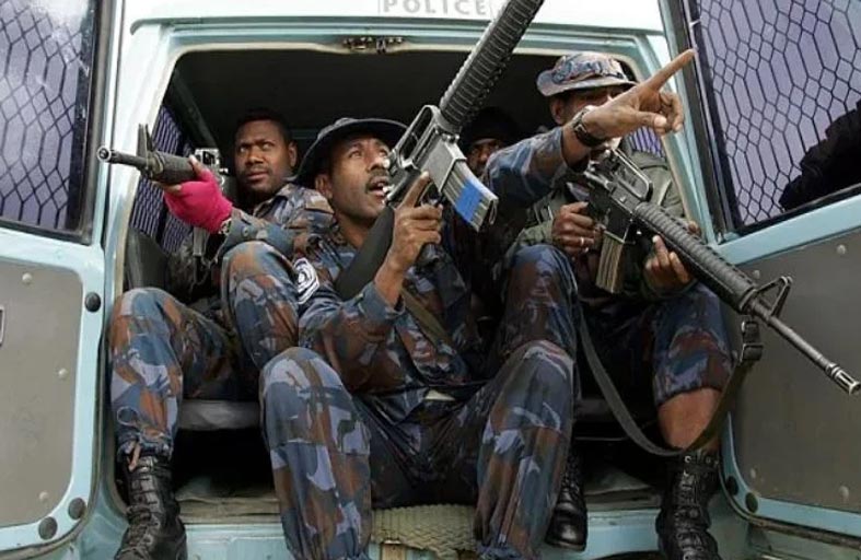 شرطة بابوازيا تتعهّد تحرير رهينة أسترالي 