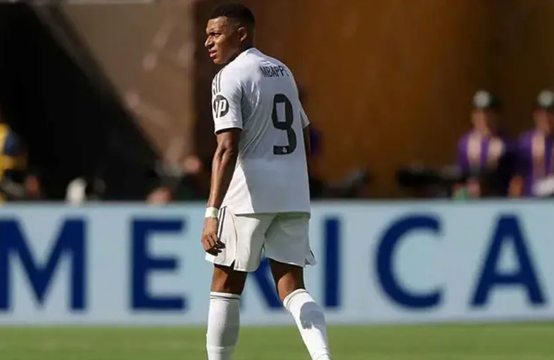 إعلامي إسباني يشن هجوما ناريا على مبابي وفينيسيوس 