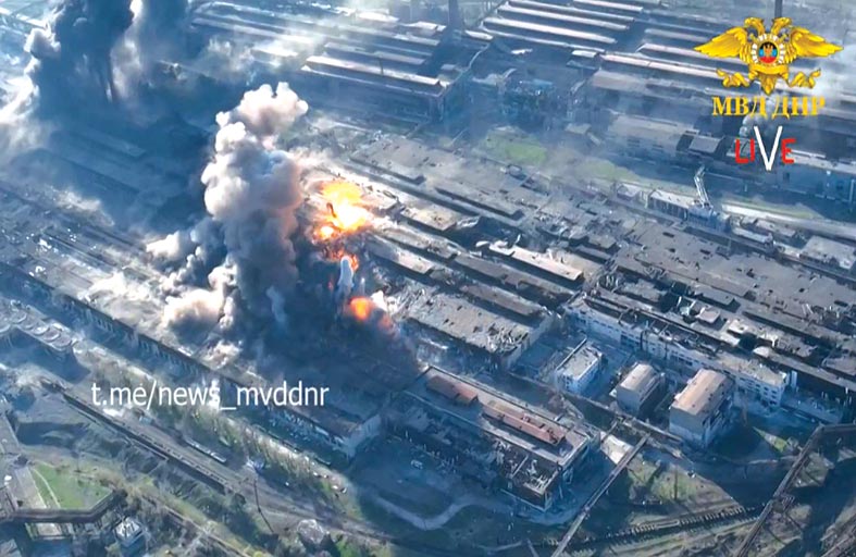 تجدد القتال في آزوفستال.. وروسيا تدمّر مستودعات ذخيرة ووقود 