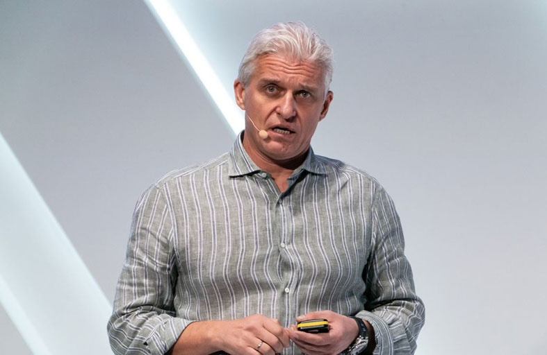  ملياردير روسي يتخلى عن جنسيته احتجاجا على غزو أوكرانيا 