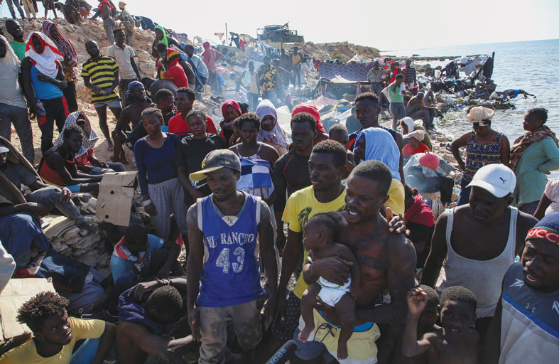 الحكومة المكلفة من مجلس النواب تحذر من توطين المهاجرين في ليبيا