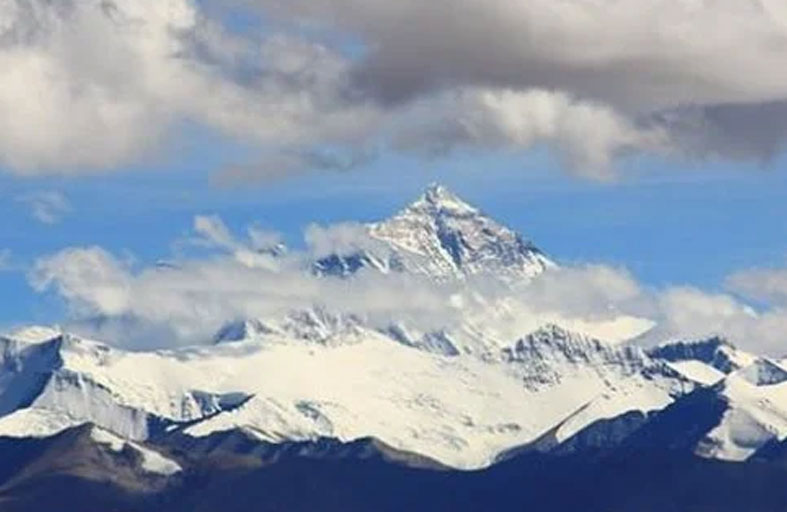 نيبال ترفع رسوم تصاريح تسلق جبل إيفرست 36 % 