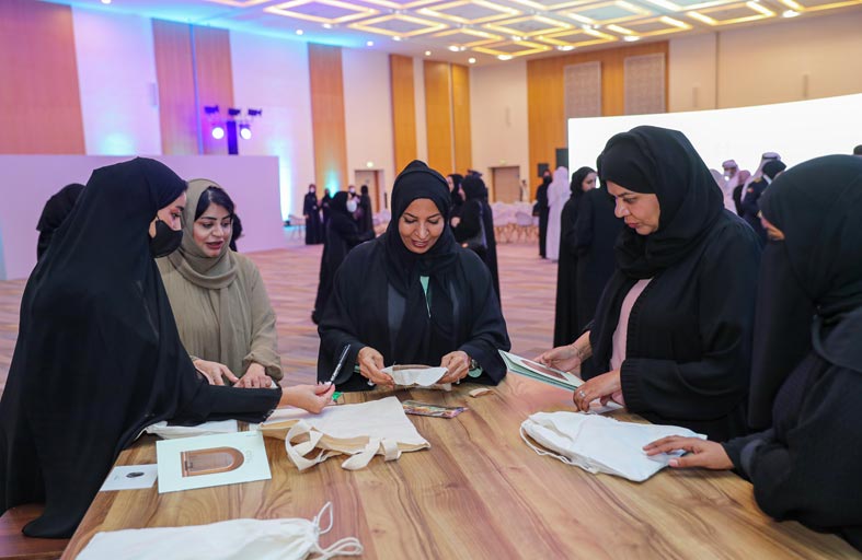 «إيواء» يستعرض نماذج وطنية لإلهام مسيرة تمكين المرأة في الدولة
