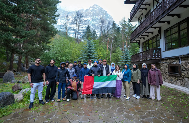 منتسبو نحو القمم يصلون روسيا استعداداً لتسلق جبل إلبروس