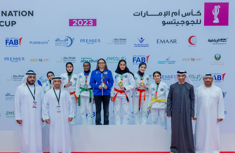 ثاني بن أحمد الزيودي يتوج الفائزات بكأس «أم الإمارات» للجوجيتسو 2023  
