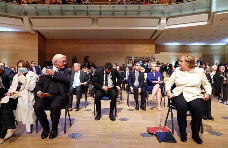 ألمانيا تبدأ مفاوضات صعبة لتشكيل ائتلاف حكومي 