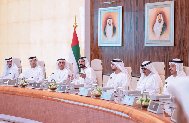 مجلس الوزراء برئاسة محمد بن راشد يصدر قرارين بدمج هيئة التأمين مع المصرف المركزي ونقل صلاحيات هيئة الأوراق المالية والسلع التشغيلية والتنفيذية لأسواق الأوراق المالية المحلية