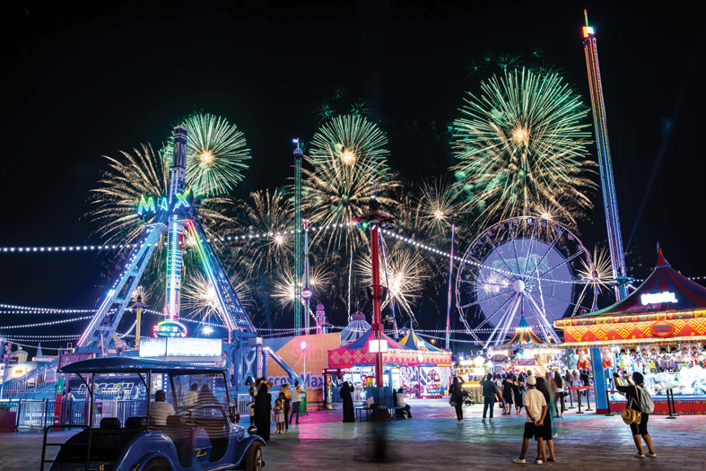 القرية العالمية تدعو ضيوفها لاكتشاف الروائع من حول العالم