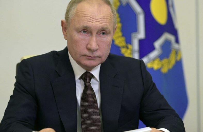 بوتين يقر بوجود «عشرات» المصابين بكوفيد في أوساطه 