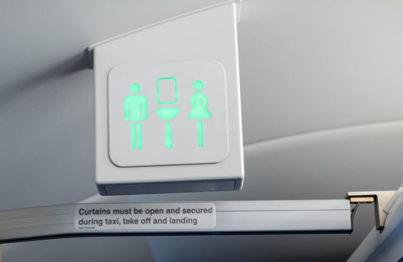 طرد امرأة من الطائرة لاستخدامها المتكرر للحمام