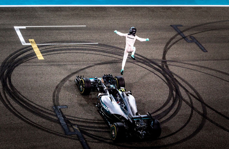 منذ 2010 .. 5 مشاهد خالدة في مسيرة سباق جائزة الاتحاد للطيران الكبرى لفورمولا1-