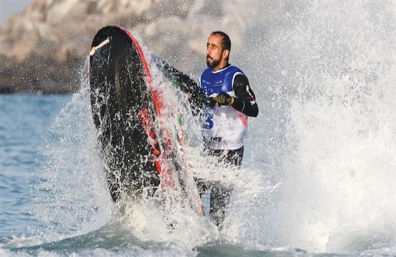 إنجاز إماراتي جديد .. الملا بطلا لمونديال الدراجات المائية في إيطاليا