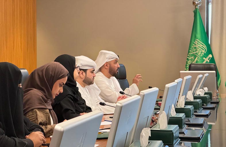 وفد بلدية عجمان يطلع على أفضل الممارسات في المرصد الحضري بالسعودية