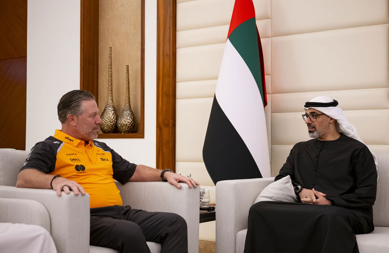 خالد بن محمد بن زايد يلتقي الرئيس التنفيذي لشركة «ماكلارين» للسباقات