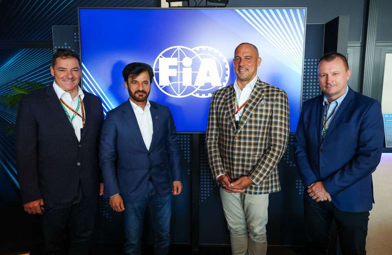 محمد بن سليم يلتقي مع مسؤولين رياضيين خلال جائزة المجر الكبرى 2023