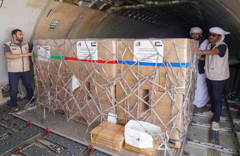 الإمارات ترسل 172 طنا من السلال الرمضانية و 500 حقيبة إغاثية إلى تشاد