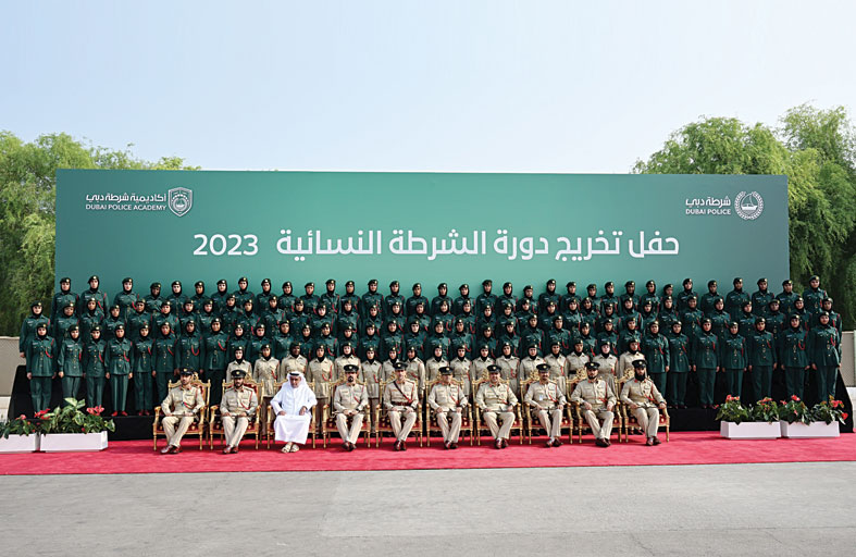 الفريق المري يشهد حفل تخريج دورة الشرطة النسائية 2023  