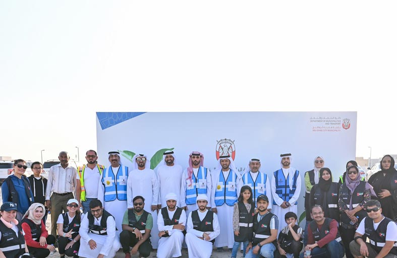 بلدية مدينة أبوظبي تشارك في زراعة 500 شتلة غاف في منطقة الفلاح