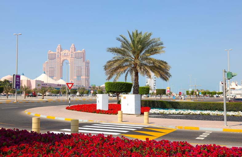 بلدية مدينة أبوظبي تحوّل 74 معبر مشاة إلى معابر  مرتفعة عند 45 تقاطعاً بجزيرة أبوظبي