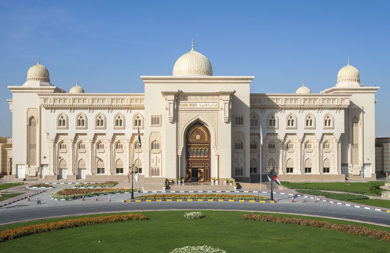 اختتام 1364 طالباً وطالبة بمرحلة البكالوريوس في الجامعة القاسمية   الامتحانات النهائية عن بعد  
