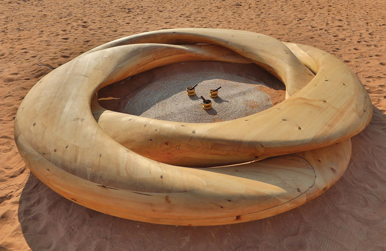 مهرجان تنوير يوزّع أعماله الفنية على معالم الشارقة 