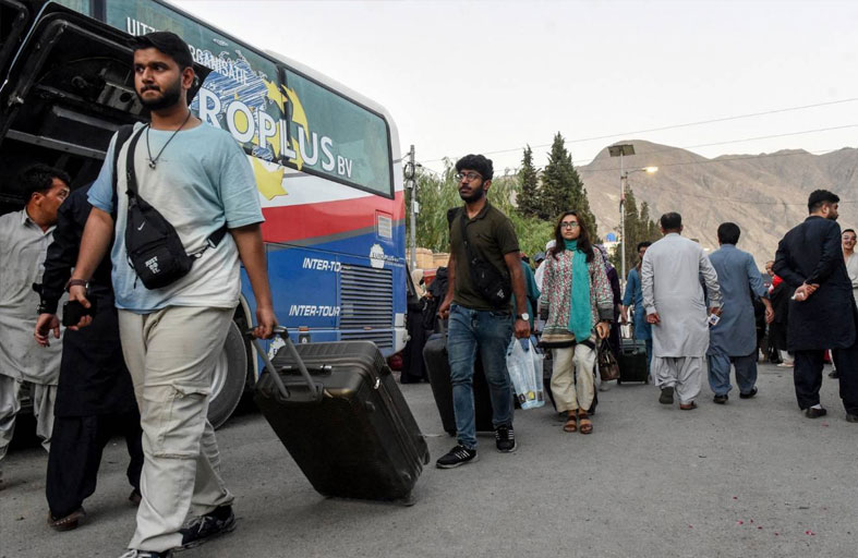 مسلحون يخطفون ويقتلون 9 من ركاب حافلات في بلوشستان 