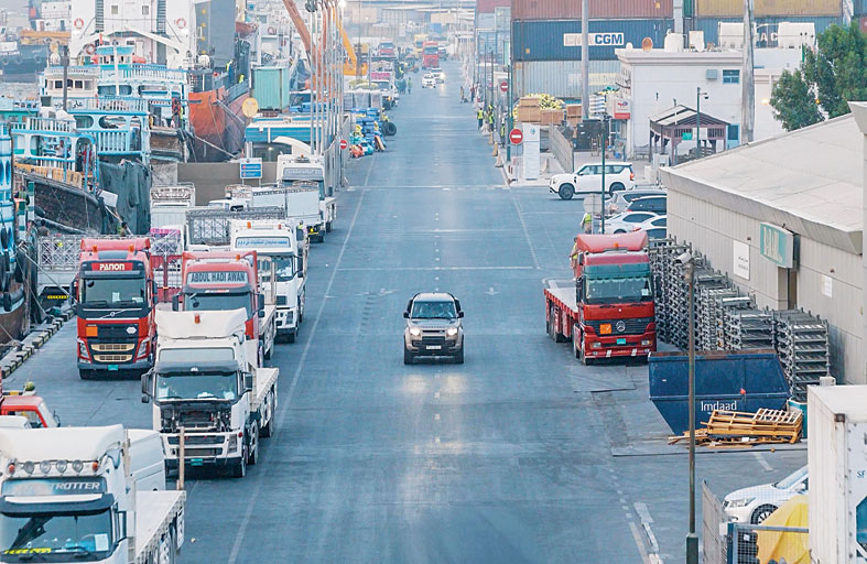 محمد بن راشد: نعمل على تحويل موانئنا البحرية إلى بوابات ذكية تربط العالم ببعضه 