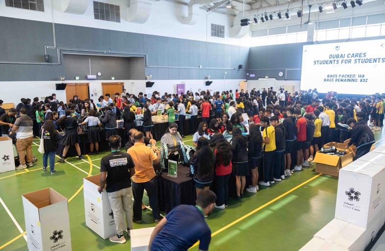 دبي العطاء تدعم 12 مدرسة بـ 9000 حقيبة لأطفال الأسر المتعففة