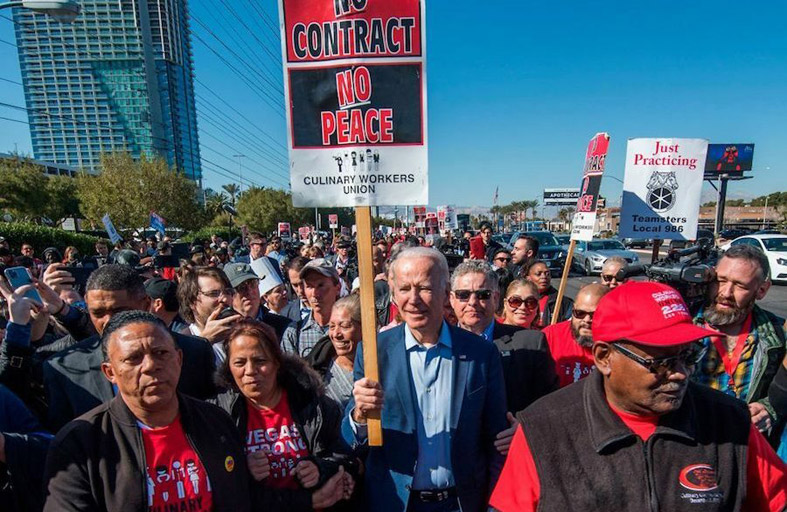 عمال كازينوهات لاس فيغاس سلاح أساسي بأيدي الديموقراطيين ضد ترامب 