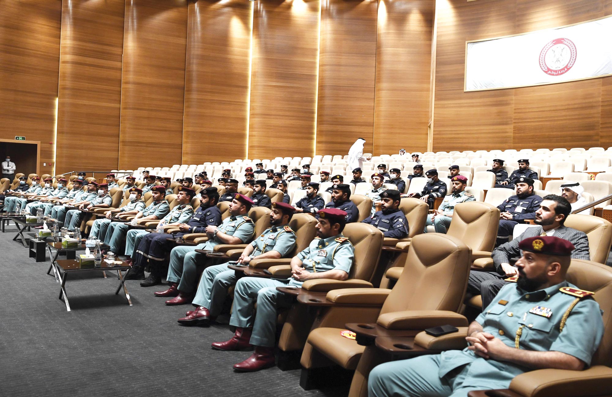 الملتقى القيادي الأول لـ «دفاع مدني أبوظبي» يستعرض التحديات ومشروعات الاستدامة 