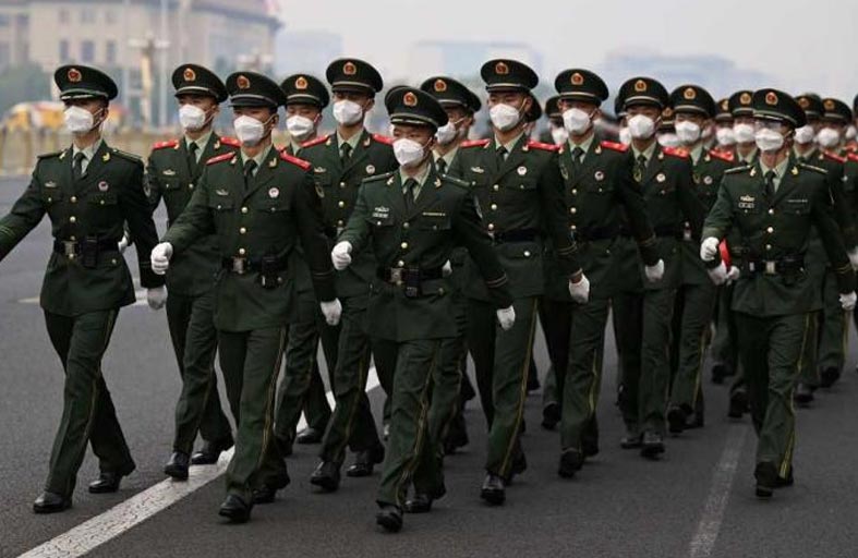 اشترى أوراقا قديمة بدولار.. فعثر على وثائق سرية عسكرية