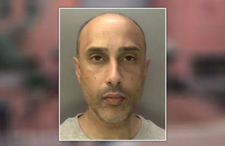 بريطاني يقتل والدته ركلاً وضرباً