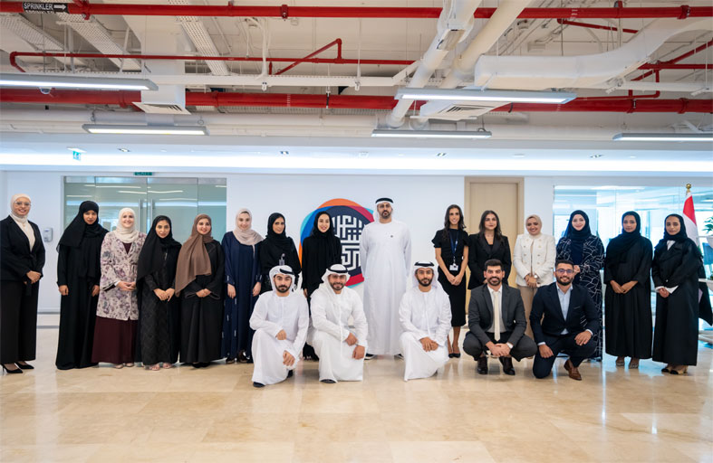 ذياب بن محمد بن زايد يعتمد استراتيجية مركز الشباب العربي ويوجه بالتركيز على مبادرات تعزز ارتباط الشباب بالهوية واللغة العربية