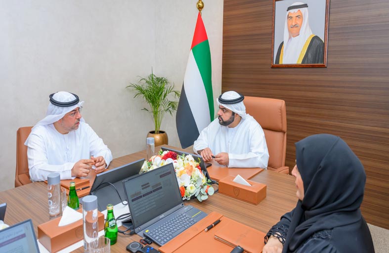 محمد الشرقي يطلع على مشاريع وخطط أكاديمية الفجيرة للفنون الجميلة