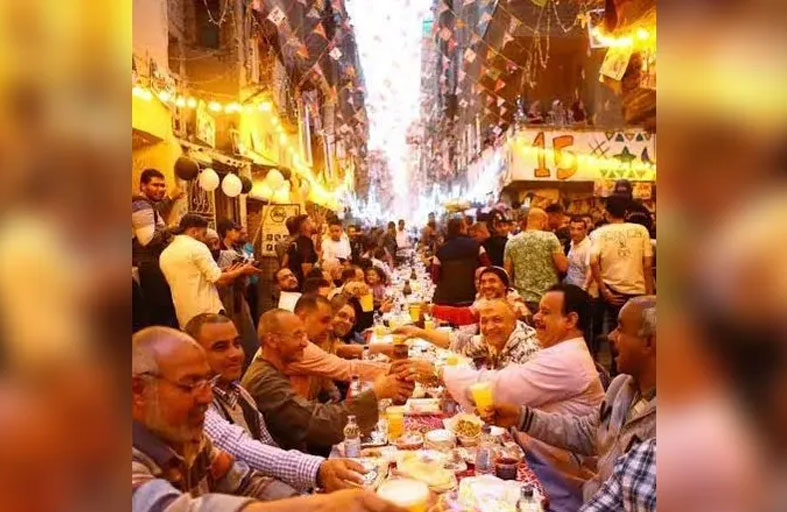 «المطرية» تنظم أكبر إفطار جماعي في مصر