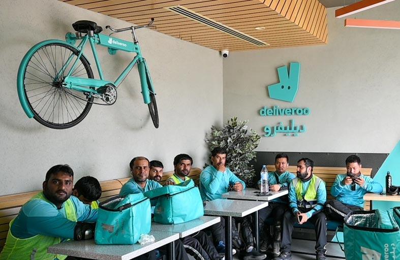 ‎6000 ‎ استراحة لعمال خدمات التوصيل خلال فترة حظر العمل وقت الظهيرة‎ 