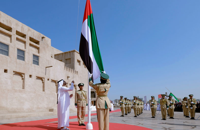 مكتوم بن محمد : الولاء والانتماء ووحدة الصف قيم تأسست عليها الإمارات ويعلو بها عَلَمُها رمزاً لرفعتها