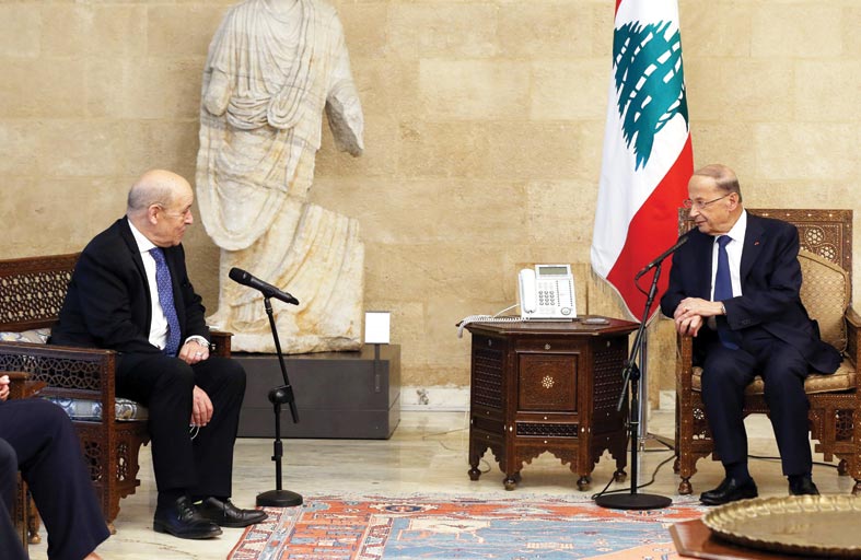 عون يطلب مساعدة فرنسية لاستعادة الأموال المهربة