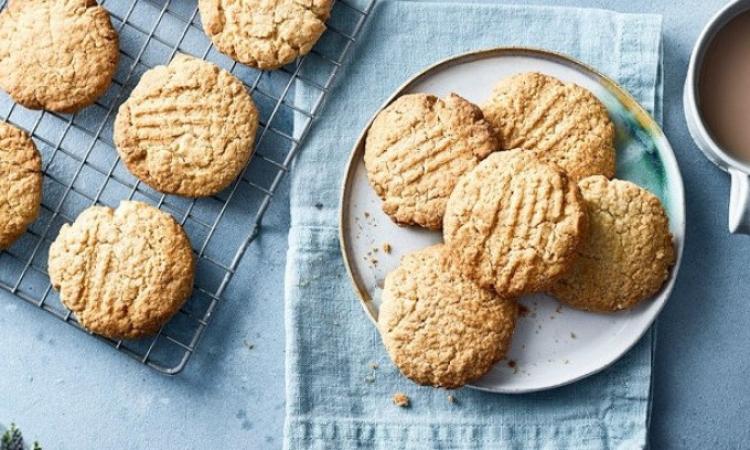 بريطانيا.. سحب بسكويت العثة من الأسواق