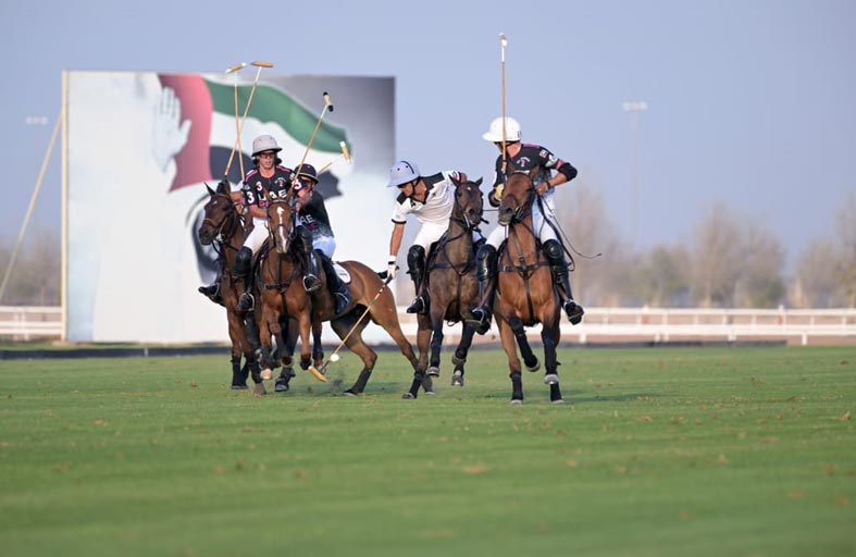 فريق الإمارات بقيادة ميثاء بنت محمد بن راشد في الصدارة