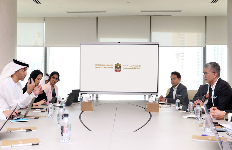 الإمارات وماليزيا تبحثان تعزيز العلاقات التجارية والاستثمارية  وتوفير المزيد من الفرص لمجتمعي الأعمال في البلدين