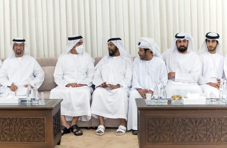 سيف بن زايد يقدم واجب العزاء بوفاة ركاض العامري